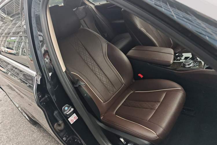 Used BMW 5 Series 2021 525Li Luxury Package
