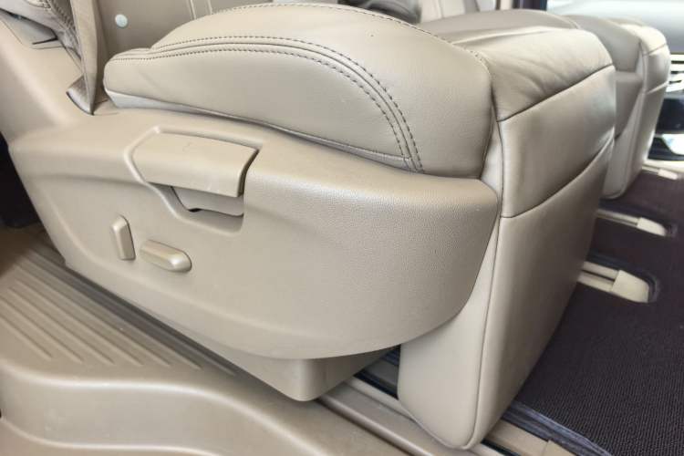 Used Buick GL8 2017 ES 28T Luxury Model China V Standard
