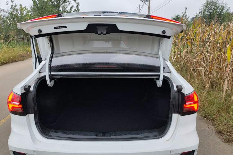 Used Roewe i5 2021 1.5L Manual Platinum Edition
