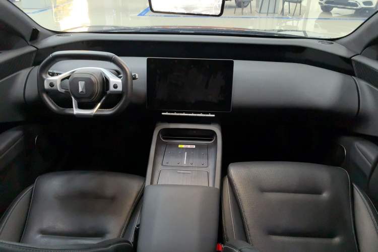 Used  12 2025 Ultra Extended-Range Edition
