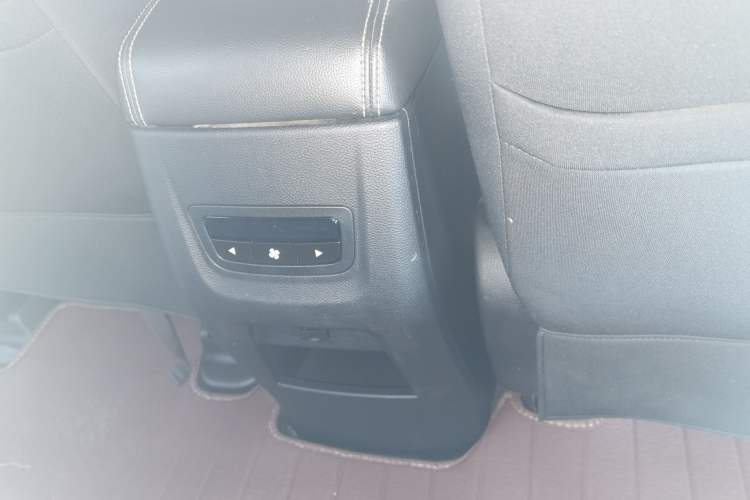 Used Baojun 730 2019 1.5L Manual Fashion Model 7-seater National V
