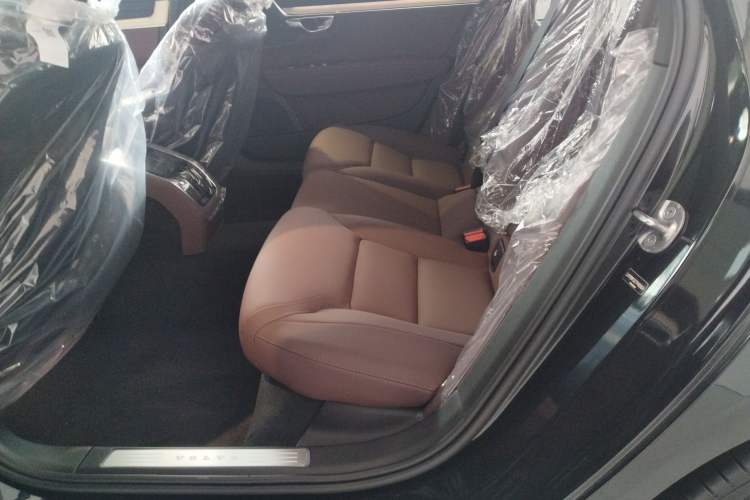 Used Volvo S90 2026 B5 Zhiyuan Luxury Edition
