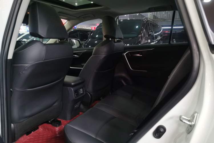 Used Toyota RAV4 2022 2.0L CVT Two-Wheel Drive Fashion Plus Edition
