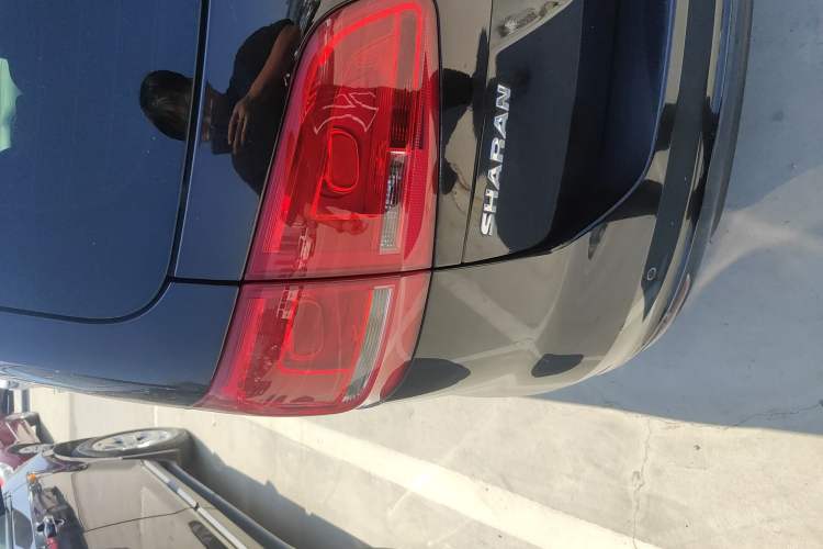 Used Volkswagen Sharan 2013 1.8TSI Standard Model
