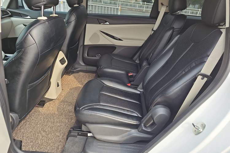 Used Buick GL6 2019 18T 6-Seater Elite Version China V Standard
