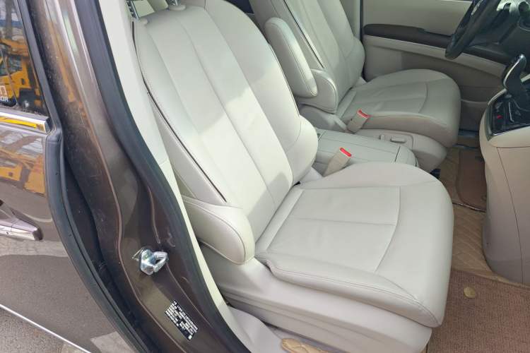 Used Buick GL8 2021 Land Cruiser Executive 652T Premium Model
