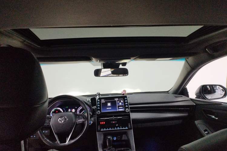 Used Toyota Avalon 2019 Dual-Engine 2.5L Luxury Edition China VI Standard
