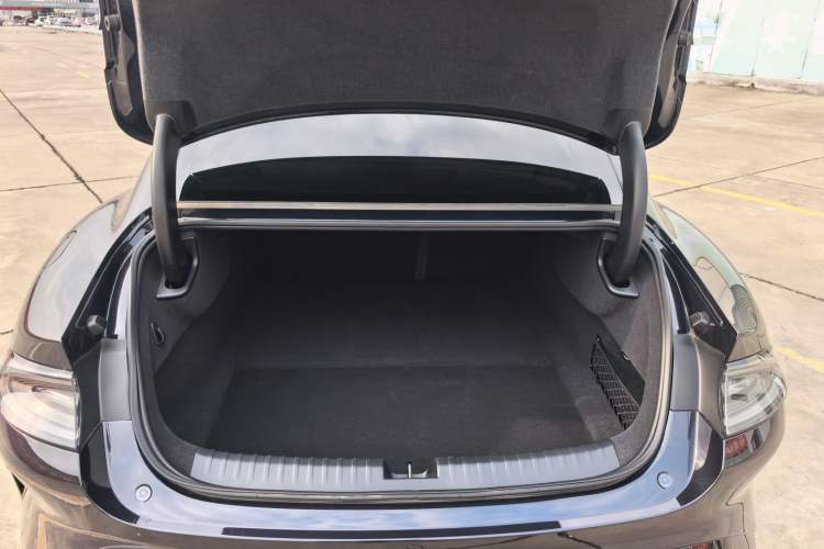 Used  SU7 2024 Rear-Drive Ultra-Long Range Advanced Pro-Level Intelligent Driving Version
