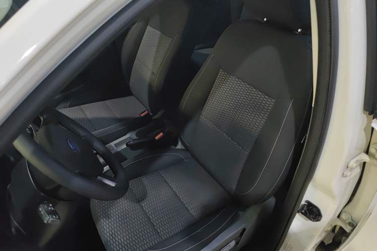 Used Ford Focus 2013 Hatchback Classic 1.8L Automatic Base Model
