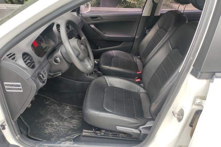 Used Volkswagen Jetta 2015 1.6L Manual Fashion Edition