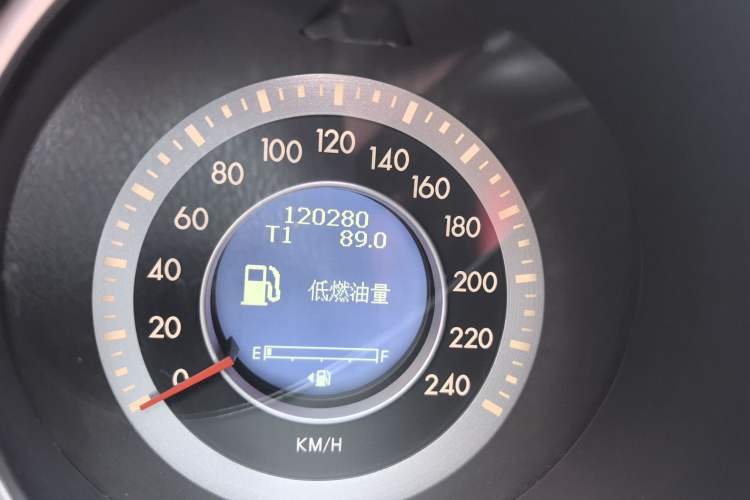 Used Bestune X80 2013 2.0L Automatic Luxury Version
