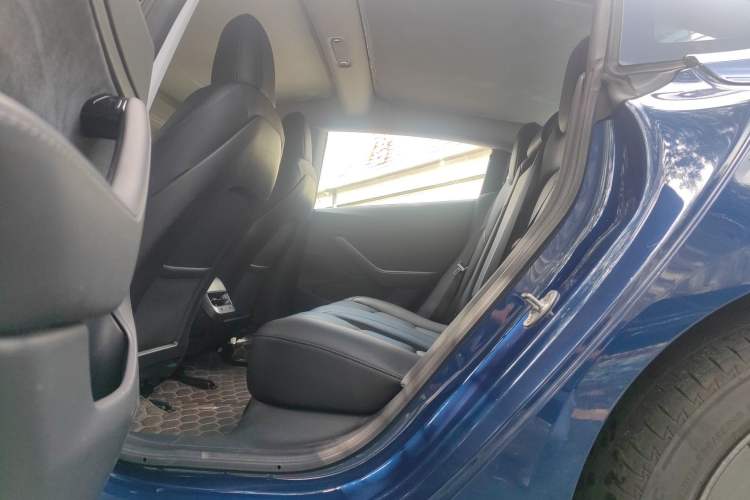 Used Tesla Model 3 2019 Long-Range All-Wheel-Drive Version
