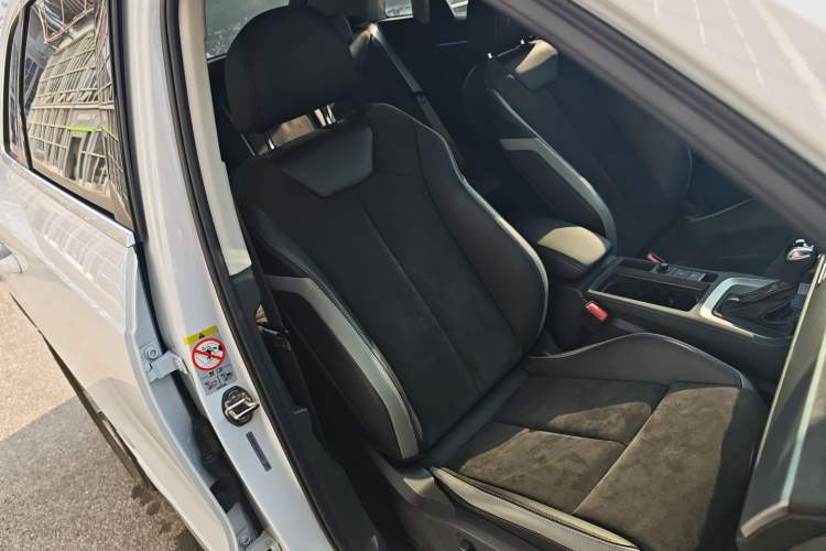 Used Audi Q3 2021 40 TFSI Fashion Dynamic Model
