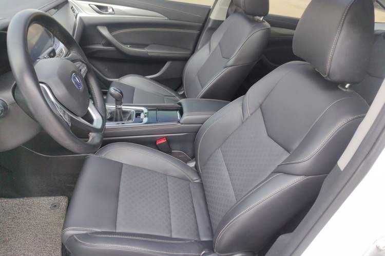 Used Changan Eado 2019 High-Energy Edition 1.6L GDI Manual Pioneer Model China VI Standard
