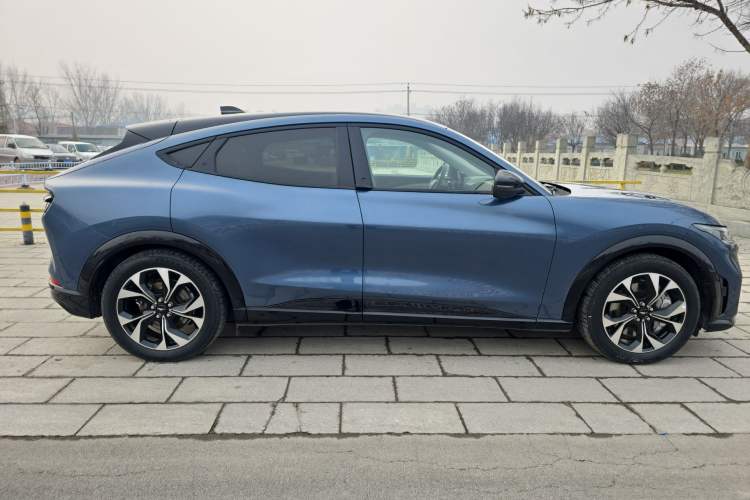 Used Ford Mustang Mach-E 2021 AION Y Plus Rear-Drive Luxury Edition (Long Range)