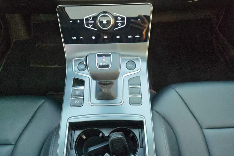 Used Hongqi H5 2022 Classic Model Facelift 1.8T Automatic Smart Connect Flagship Edition
