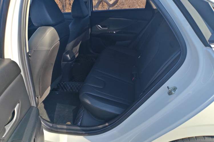 Used Hyundai Elantra 2021 1.5L CVT LUX Prestige Edition
