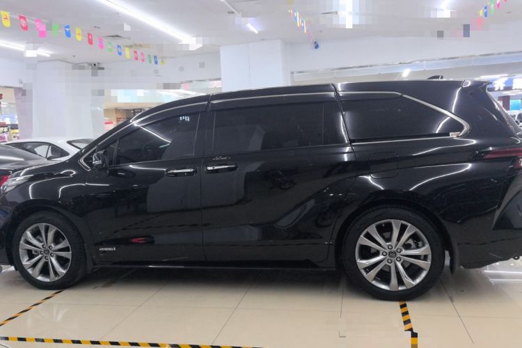 Used Toyota Sienna 2021 2.5L Hybrid Premium Edition