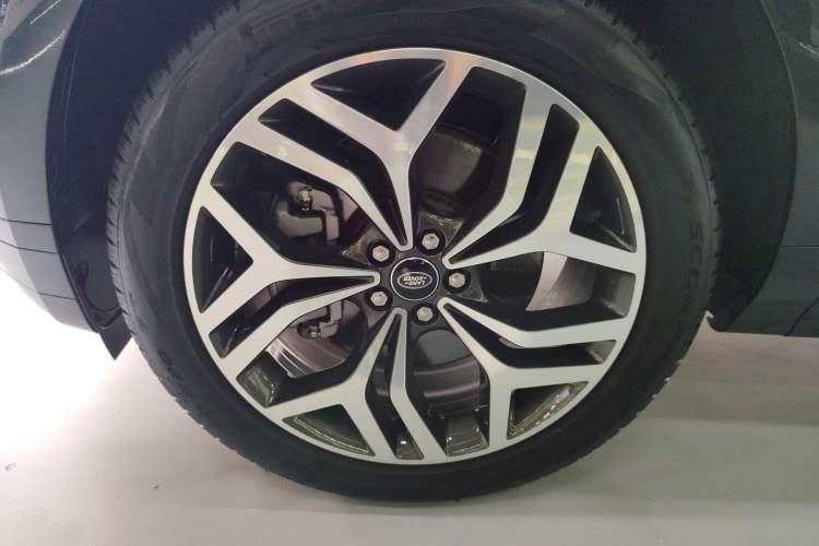 Used Land Rover Range Rover Evoque 2023 Aurora L 249 PS Luxury Edition
