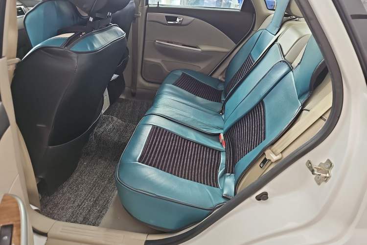 Used Buick Excelle 2015 1.5L Automatic Classic Model
