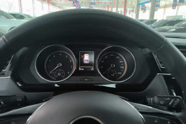 Used Volkswagen Tiguan L 2021 330TSI Automatic Two-Wheel Drive Smart Edition
