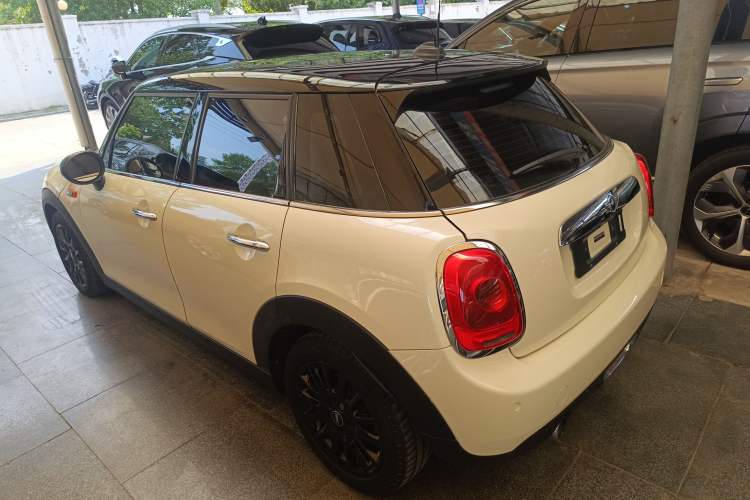 Used  MINI 2016 1.5T COOPER Five-Door Edition
