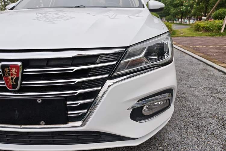 Used Roewe i5 2020 1.5L Manual 4G Connect Luxury Edition
