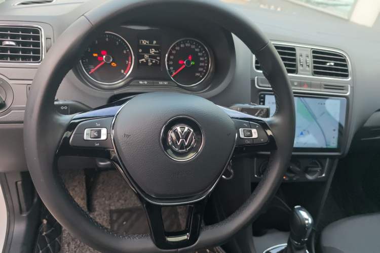 Used Volkswagen Polo 2016 1.6L Automatic Comfort Model
