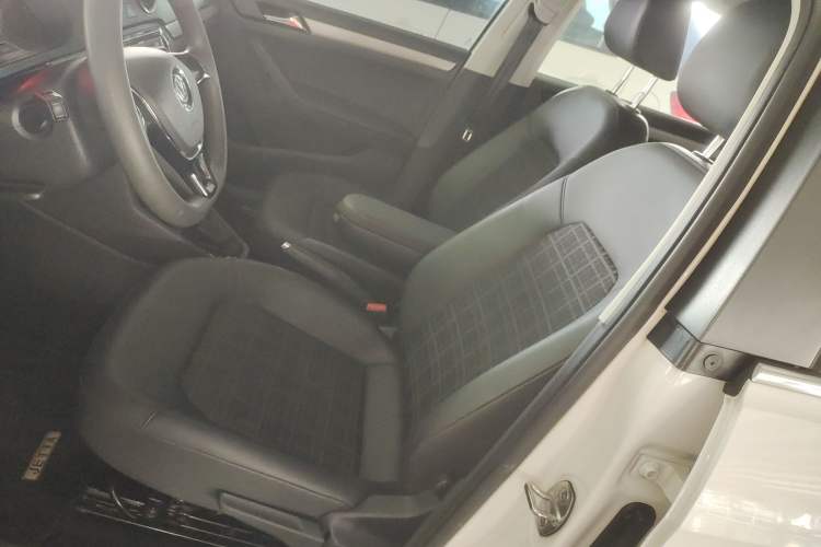 Used Volkswagen Jetta 2017 1.5L Automatic Comfort Model
