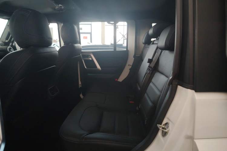 Used  BJ40 2023 2.0T Automatic Four-Wheel Drive Urban Hunter Edition Chivalrous Type