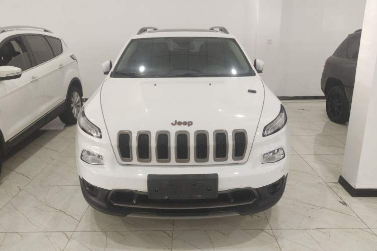 Used  Cherokee 2016 2.4L 75th Anniversary Edition

