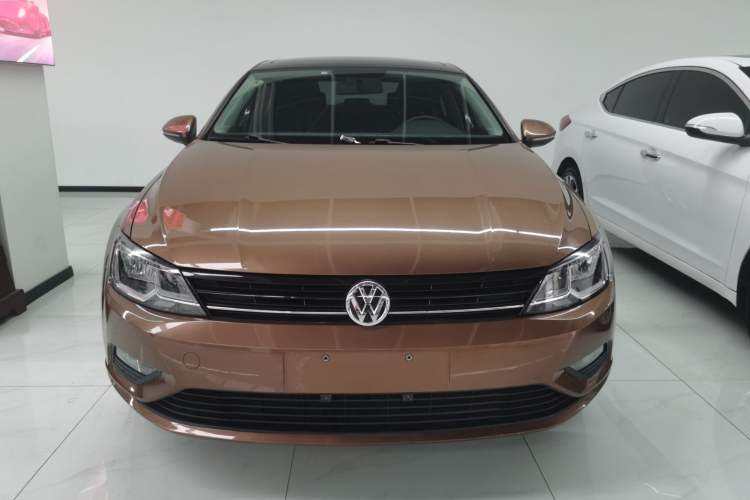 Used Volkswagen Lamando 2017 230TSI DSG Fashion Edition
