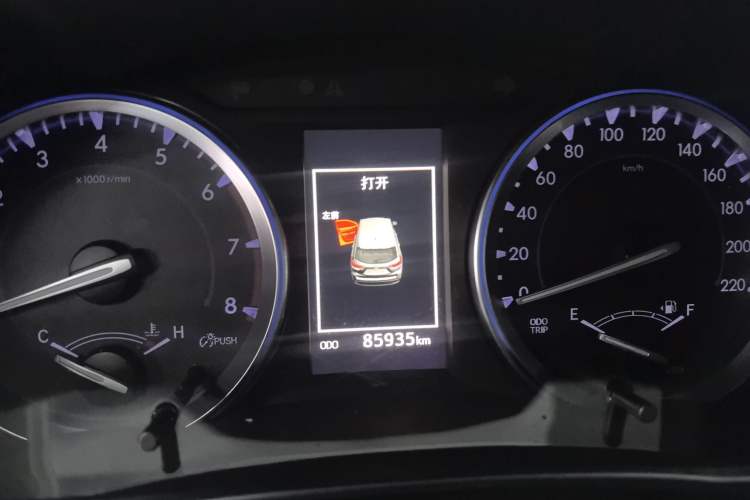 Used Toyota Highlander 2018 2.0T Four-Wheel Drive Prestige Version 7 Seats China V Emission Standard