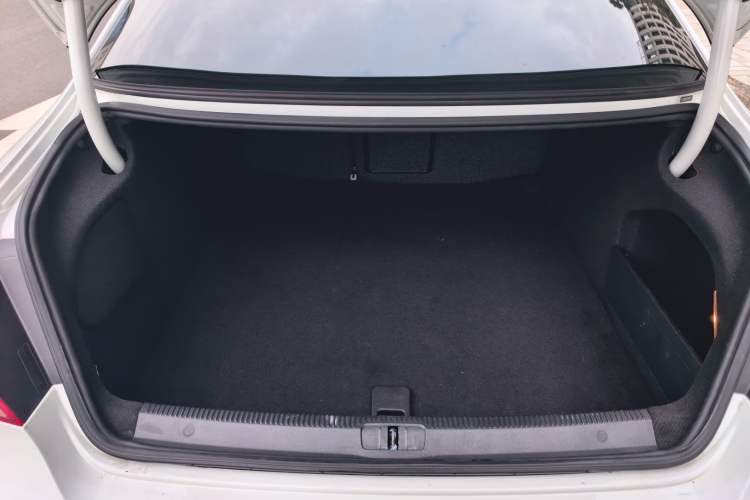 Used Volkswagen FAW-Volkswagen CC 2016 1.8TSI Luxury Model
