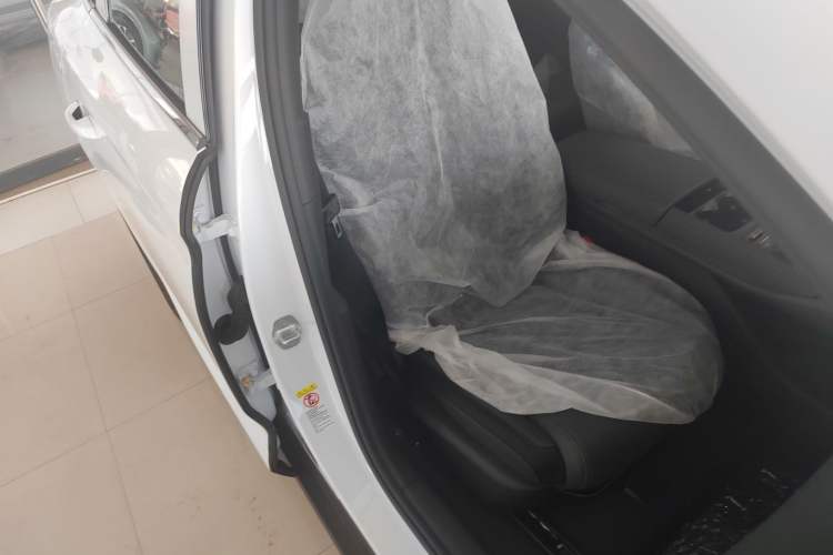 Used BYD Qin L 2025 DM-i Smart Drive 80KM Leading Model
