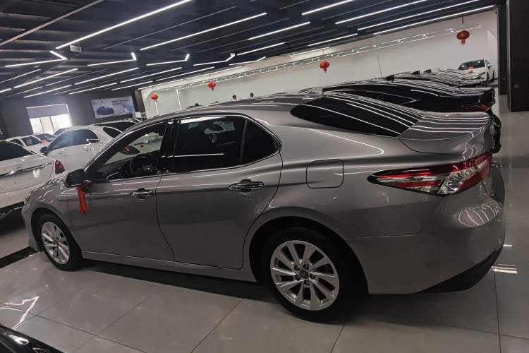 Used Toyota Camry 2021 2.0G Luxury Edition
