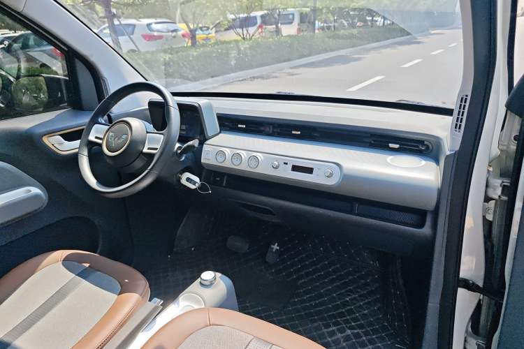 Used Wuling Hongguang MINIEV 2022 GAMEBOY 200km Gaming Edition with Lithium Iron Phosphate
