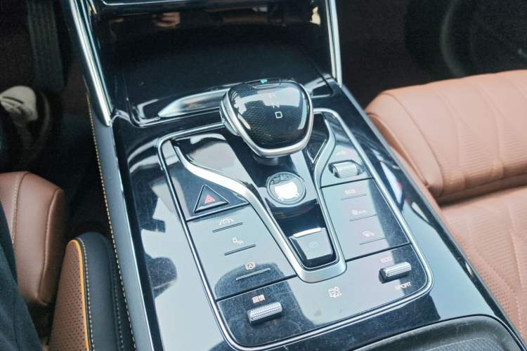 Used BYD Tang New Energy 2021 EV Four-Wheel Drive High-Performance Flagship Model