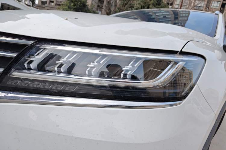 Used Roewe RX5 2019 20T Two-Wheel Drive Automatic Ali Smart Connectivity Platinum Edition