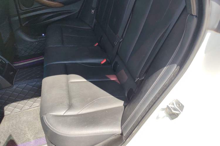 Used BMW 3 Series 2014 320i Sport Design Package
