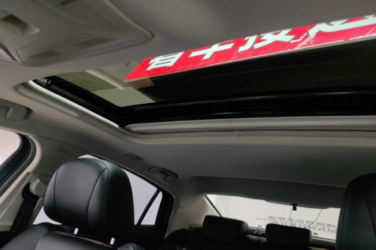 Used Hongqi H5 2022 Classic Model Facelift 1.8T Automatic Smart Connect Flagship Edition
