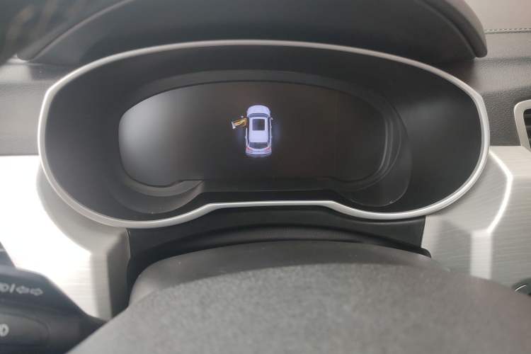 Used Geely Auto Emgrand X7 Sport 2018 1.8TD Automatic Two-Wheel Drive Smart Connect 4G Internet Edition
