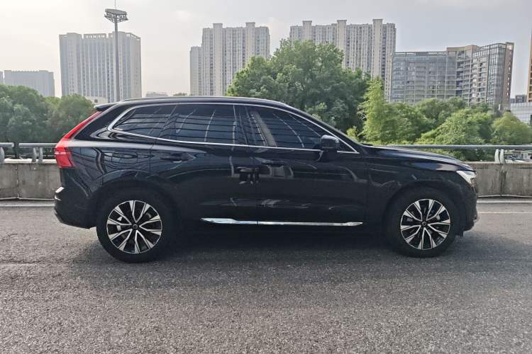 Used Volvo XC60 2023 B5 4x4 Smart Luxury Edition
