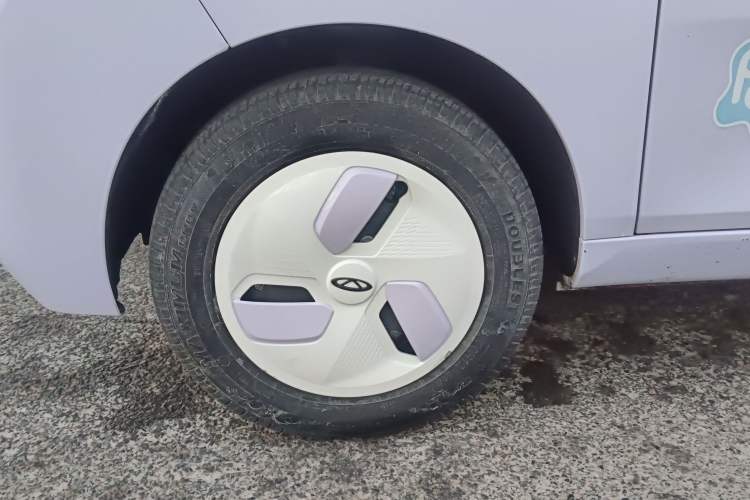 Used Chery QQ Ice Cream 2022 120km Conical Shape Lithium Iron Phosphate
