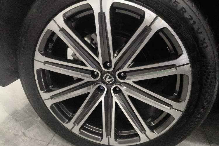 Used Changan UNI-K 2024 2.0T Two-Wheel Drive Global Edition
