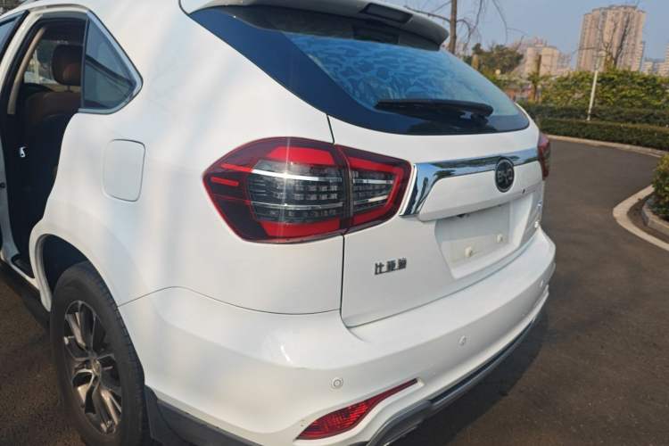 Used BYD S7 2017 1.5T Manual Luxury Model
