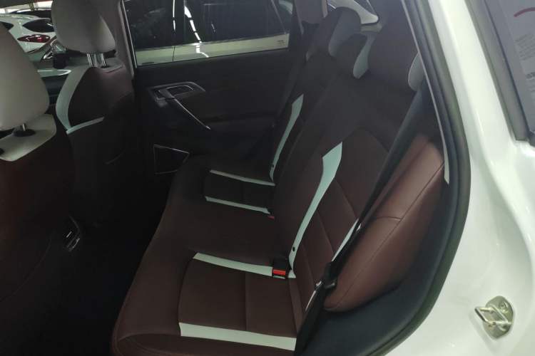 Used Geely Auto Emgrand X7 Sport 2022 1.8TD DCT Zhiya Trim
