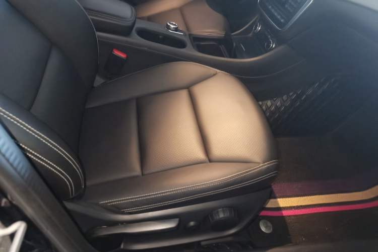 Used Mercedes-Benz GLA 2015 GLA 220 4MATIC Fashion Model