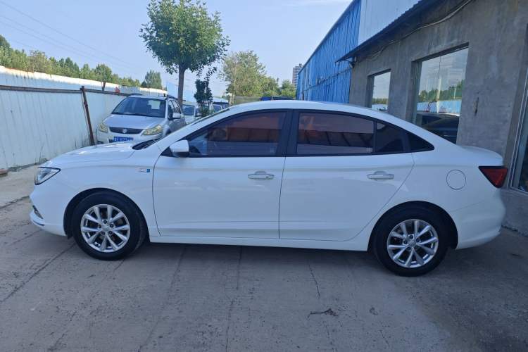 Used Roewe i5 2019 1.5L Manual 4G Connected Langyue Edition
