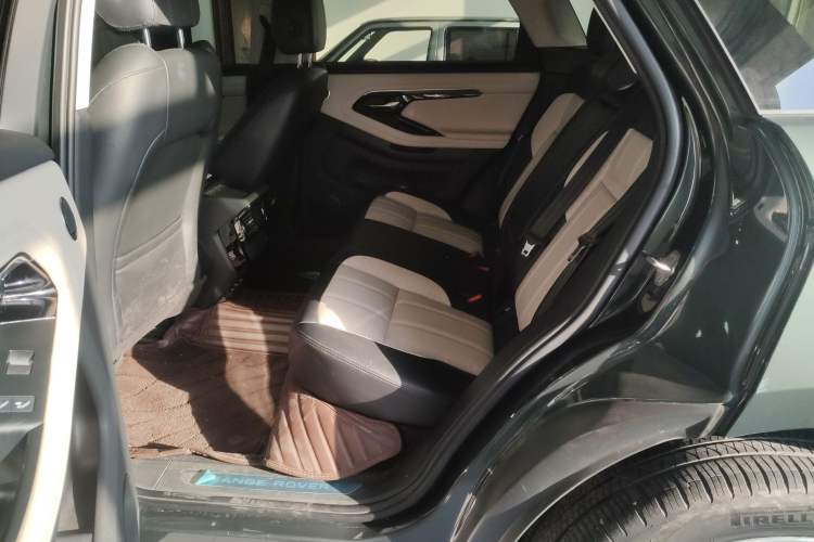 Used Land Rover Range Rover Evoque 2021 Range Rover Velar L 249PS R-Dynamic First Edition
